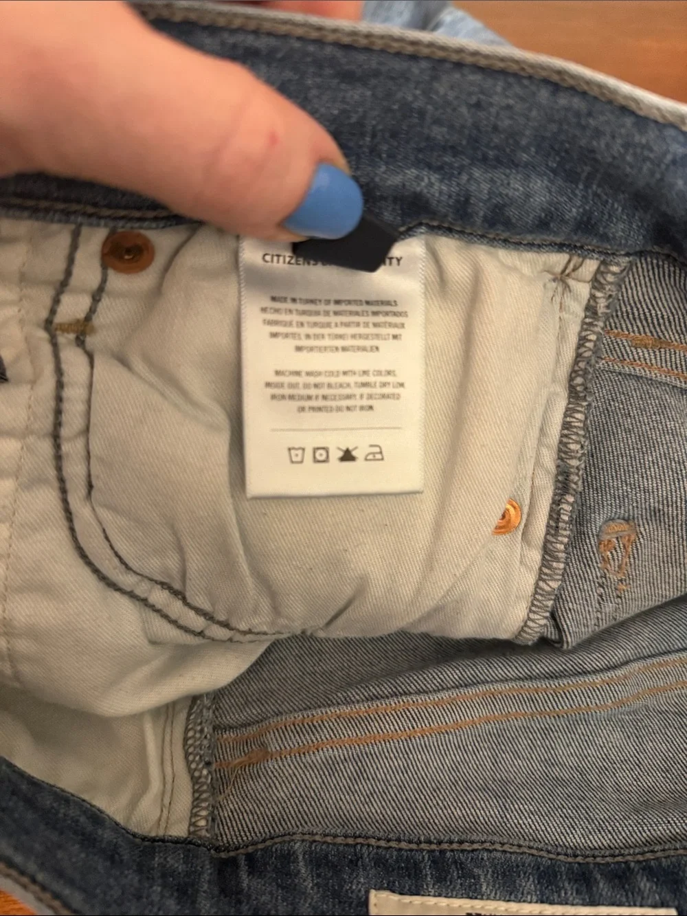 Citizens of Humanity Rocket Ankle Medium Blue Wash Distressed jeans. Size 27.